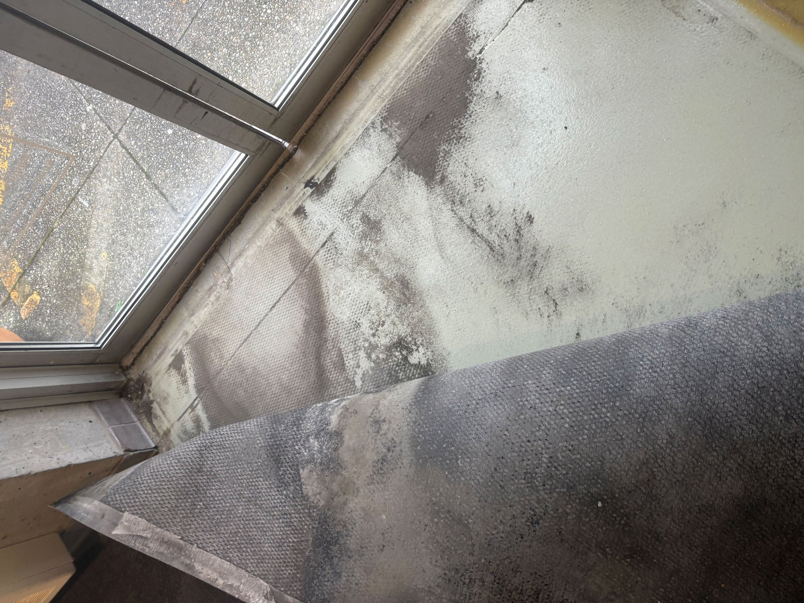 How to Choose Commercial Entrance Mats That Actually Perform